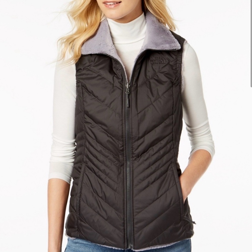 The North Face Women's Black Quilted Vest with Light Gray Faux-Fur Collar